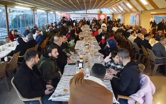 TOGG Sürücülerinden Şehitlere Saygı Korteji