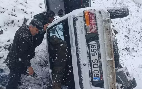 Tokat'ta Otomobil Devrildi: 4 Yaralı