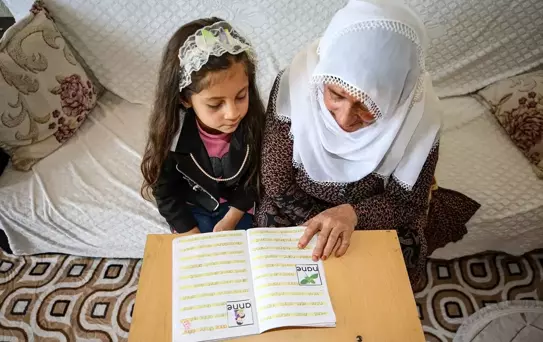 Torun, Babaannesine Öğretmen Oldu