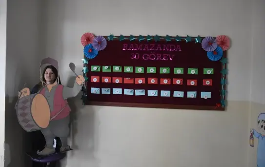 Trabzon, Gümüşhane, Giresun ve Artvin'de öğrenciler okullarını ramazan için süsledi