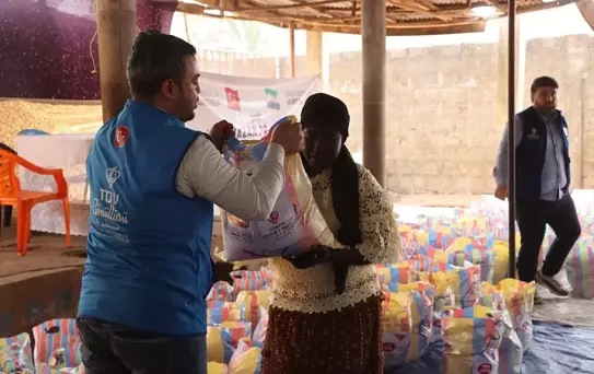 TDV, Sierra Leone'da Gıda Yardımı Dağıttı