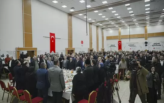 Türkiye Gaziler ve Şehit Aileleri Vakfı, iftar programı düzenledi