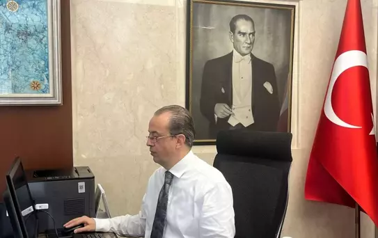 Tokyo Büyükelçisi, Yılın Kareleri Oylamasına Katıldı