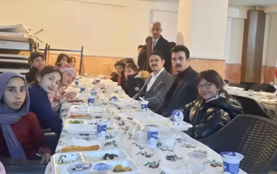 İftar Programında Bir Araya Geldiler