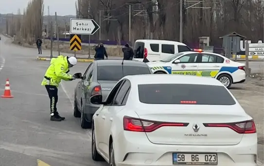 Ulaş'ta Bayram Öncesi Trafik Denetimleri Artırıldı