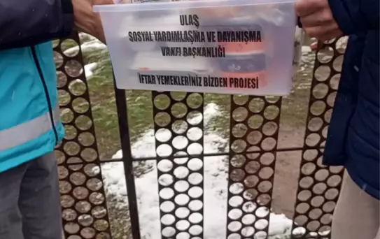 Sivas'ta İftar Yemekleri Dağıtımı