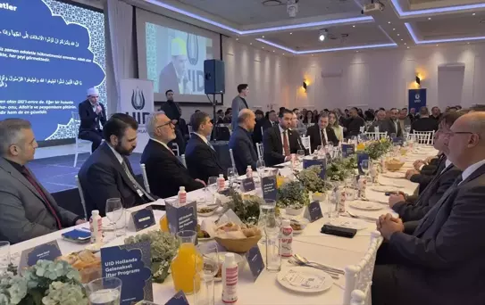 Uluslararası Demokratlar Birliği, Amsterdam'da iftar programı düzenledi