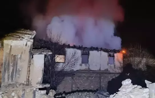 Banaz'da Kullanılmayan Evde Yangın