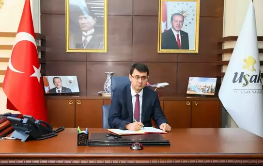 Uşak Valiliğine atanan Serdar Kartal, görevine başladı