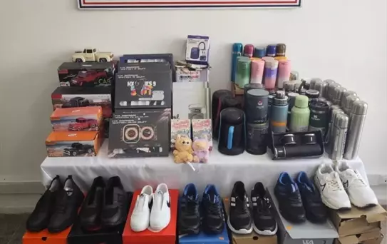 Van'da Gümrük Kaçağı Malzeme Ele Geçirildi