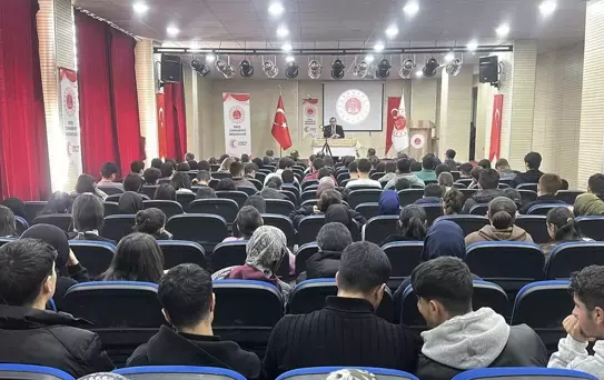 Erciş'te Dolandırıcılıkla Mücadele Seminerleri