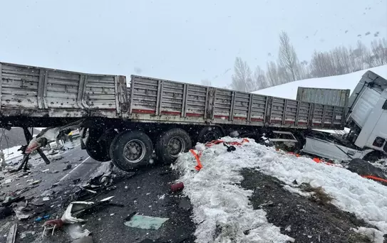 Bitlis–Van yolunda katliam gibi kaza: Ölü ve yaralılar var