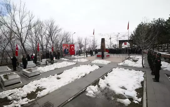 Van ve çevre illerde Çanakkale Deniz Zaferi'nin 111. yıl dönümü kutlandı