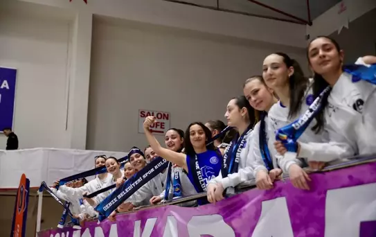 Halkbank, Gebze'yi 3-0 Yendi
