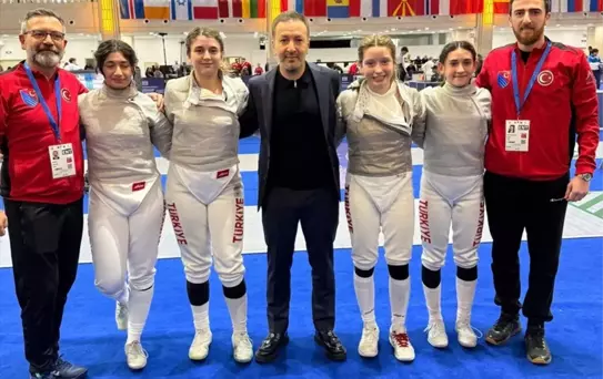 Türkiye Kadın Kılıç Takımı Gümüş Madalya Kazandı