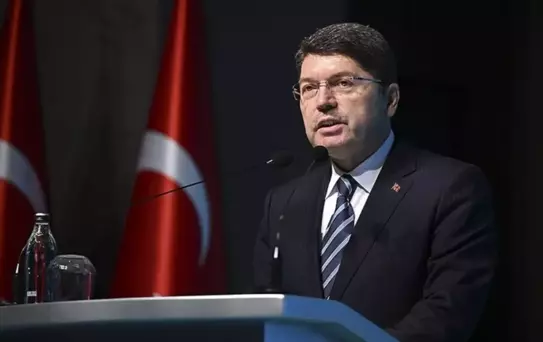 Yılmaz Tunç: Akın Gürlek'e görevinde üstün muvaffakiyetler diliyorum