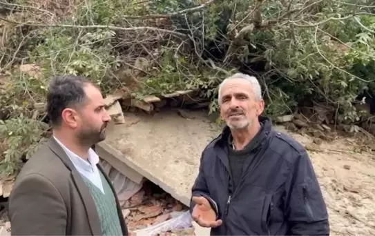 Rize'de Heyelan: Boş Ev Toprağa Gömüldü