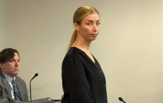 2 öğrencisini istismar edip hamile kalan öğretmene 10 yıl hapis