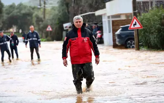 Başkan Mandalinci su taşkınlarının yaşandığı Kızılağaç'ta incelemelerde bulundu