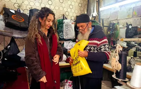 Usta Terzi 83 Yaşında Mesleğine Devam Ediyor