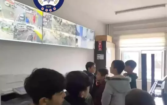 Bursa'da polisten çocuklara yönelik sosyal farkındalık etkinliği