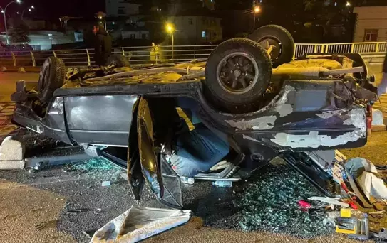 Kazada hurdaya dönen araçtan yara almadan kurtuldu