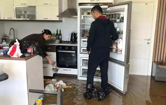 Alanya'da Yağışlar Sele Yol Açtı