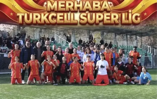 Auran Kayseri Kadın Futbol Takımı Süper Lig'e Yükseldi