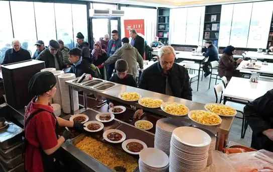 Balıkesir'de Kent Lokantası'na vatandaştan yoğun ilgi