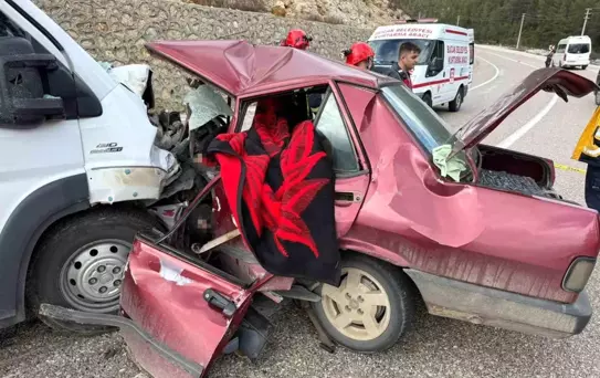 Korkunç kaza! Hurdaya dönen araç 2 gence mezar oldu