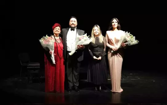 Nilüfer'de müzik dolu bir 'Sevgililer Günü' akşamı