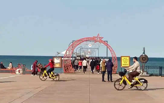 Samsun'da Yalancı Bahar Coşkusu