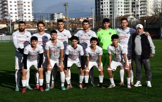 Kayseri Şekerspor Liderliğini Sürdürdü