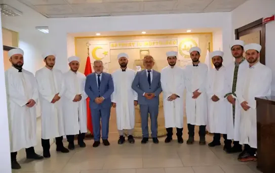 İmam Hatiplere Cübbeleri Giydirildi