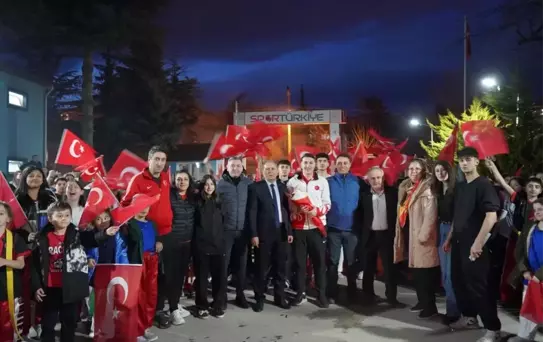 Altın Madalya Sevinci Bolu'da Karşılandı