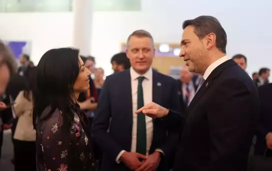 Enerji Bakanı Paris'te Toplandı