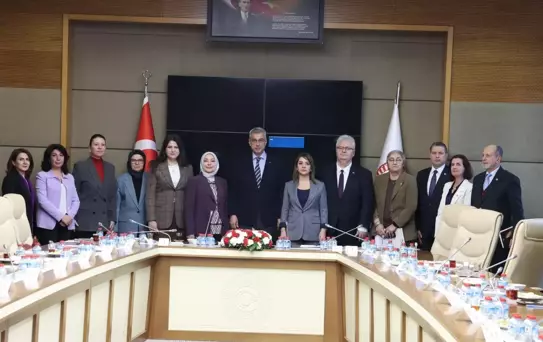 Sağlık Bakanı: Günde 3 Milyon Hizmet Veriyoruz