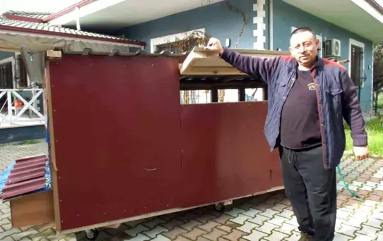 Burhaniye'de Gezen Tavuk Kümesi İlgisi Artıyor