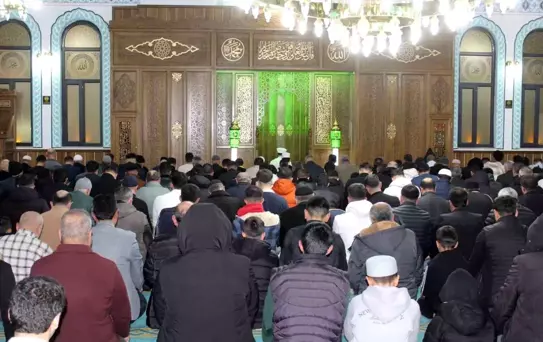 Siirt'te Ramazan Ayının İlk Teravih Namazı Kılındı