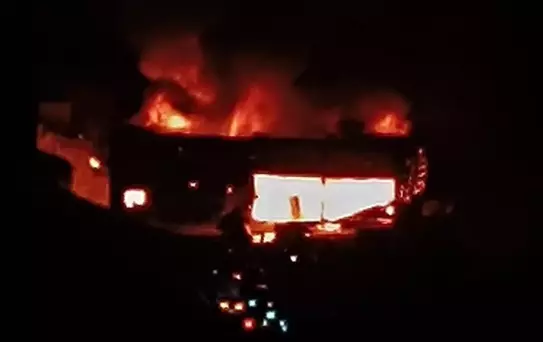 Alev alev yandı! Korkutan yangında hasar büyük