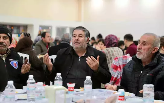 Aliağa'da ilk toplu iftar coşkusu