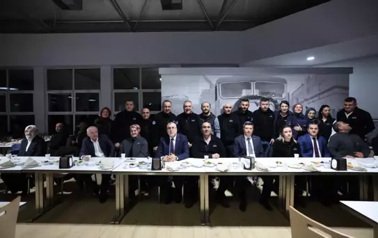 Bakan Işıkhan Ramazan İftarında İşçilerle Bir Araya Geldi