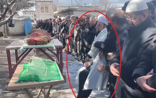 İmamın en zor görevi: Cenaze namazını kıldırırken fenalık geçirdi