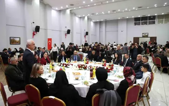 Muş'ta Ramazan'ın ilk iftarı şehit yakınları ve gazilerle yapıldı