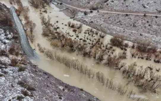 Sivas'ta Yıldız Irmağı Taştı