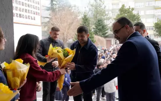 Kayserispor Futbolcuları Lisede Söyleşi Düzenledi