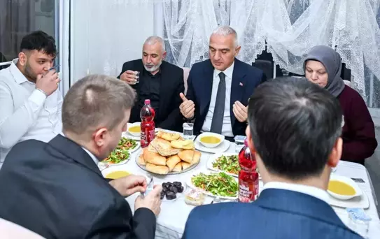 Bakan Ersoy, Kırıkkale'de Ürkmez Ailesi ile İftar Yaptı