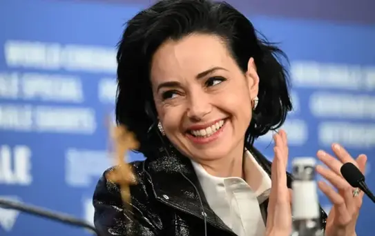 Berlin dönüşü Özgü Namal'dan açıklama: Herkesin yapması gerekeni yaptım