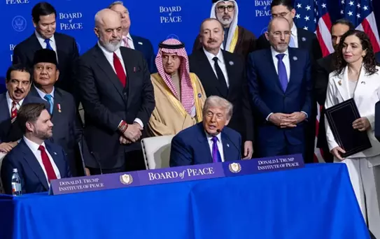 Tarihi zirvede söylediklerine bakın: Genç ve yakışıklı erkeklerden...