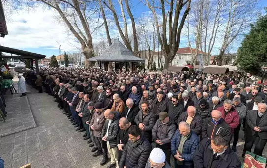 Eski milli futbolcu Tayfur Havutçu'nun vefat eden babası Sakarya'da toprağa verildi
